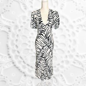 RIXO London ‘Tonya’ V-Neck Tiger Stripe Printed Button Up Flare Dress Size XXS